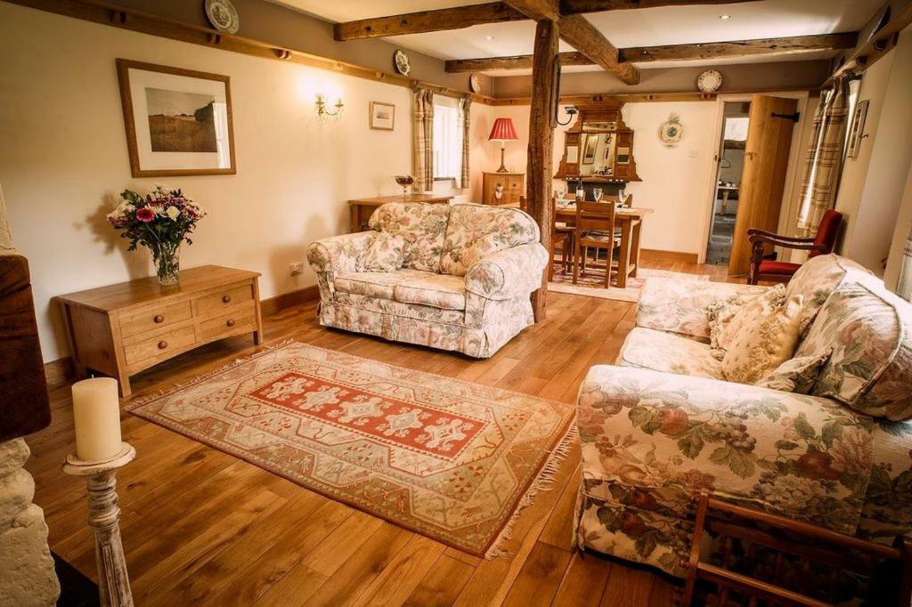Charming Welsh Cottage Johnston Exterior photo